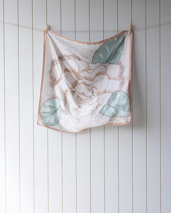 Wildrag Satin - Soft Neutral Bloom