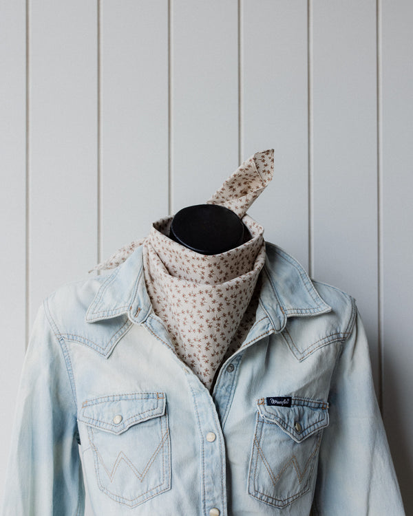 Neck Tie Neutral Daisies