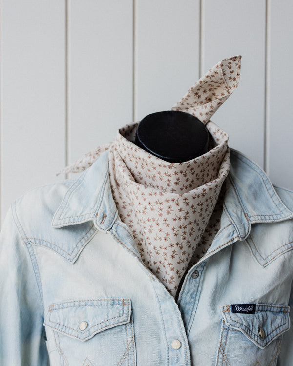 Neck Tie Neutral Daisies