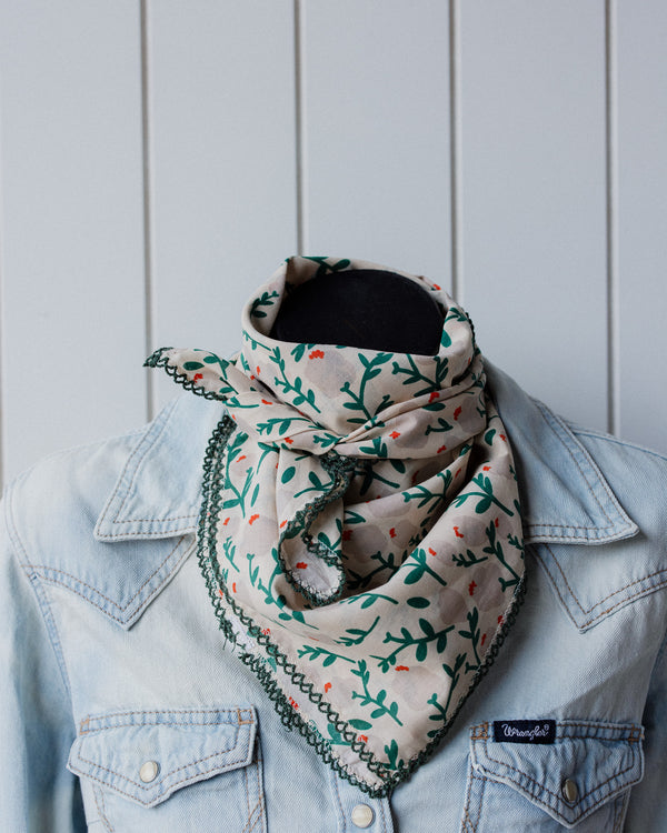 Laced Trim Scarf Beige & Forrest