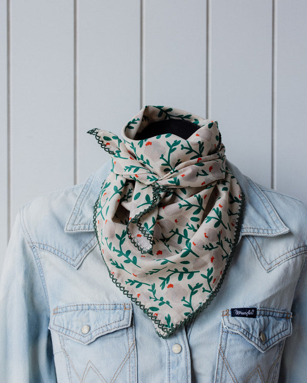 Laced Trim Scarf Beige & Forrest