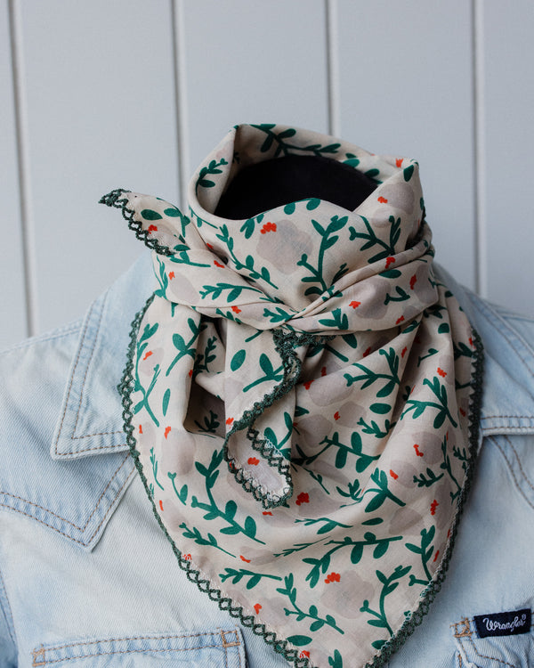 Laced Trim Scarf Beige & Forrest