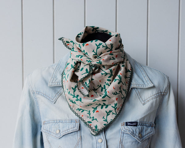Laced Trim Scarf Beige & Forrest