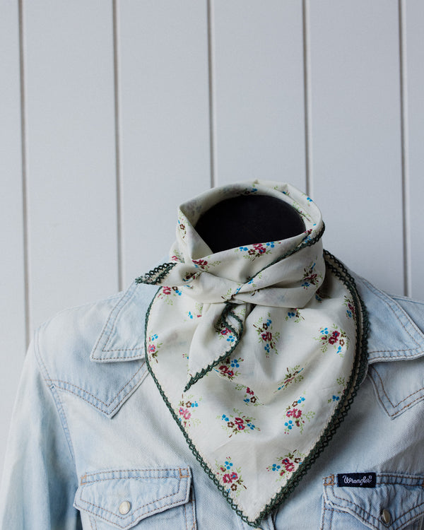 Laced Trim Scarf Green Daisys