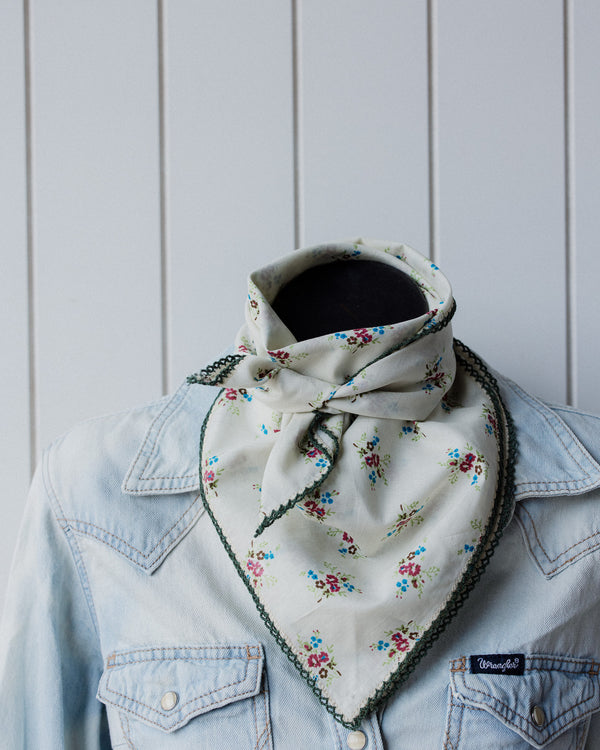 Laced Trim Scarf Green Daisys