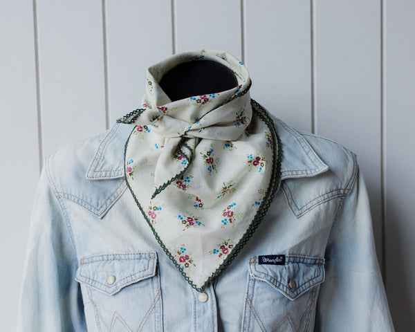 Laced Trim Scarf Green Daisys
