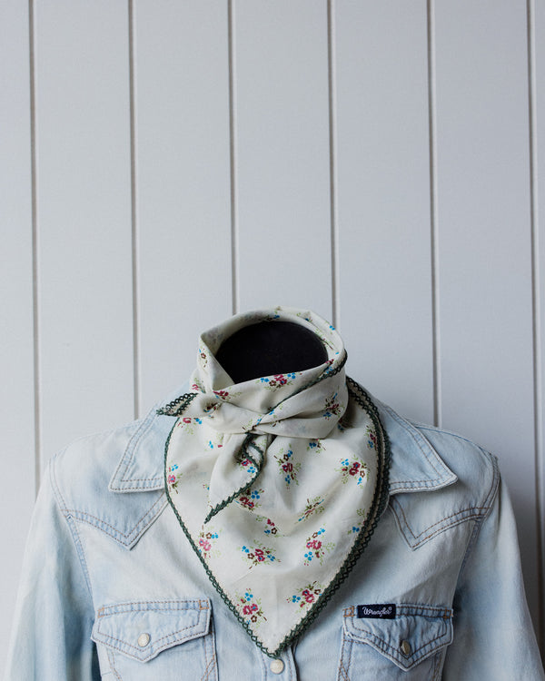 Laced Trim Scarf Green Daisys